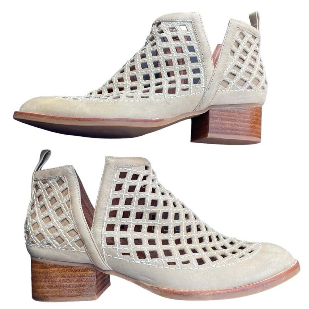 Jeffrey Campbell Taggart Leather Cutout Booties Ivory Size 8.5
